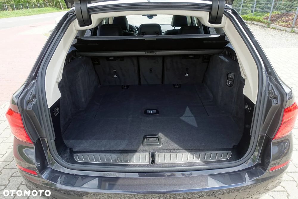 BMW Seria 5 520d xDrive Sport Line - 16