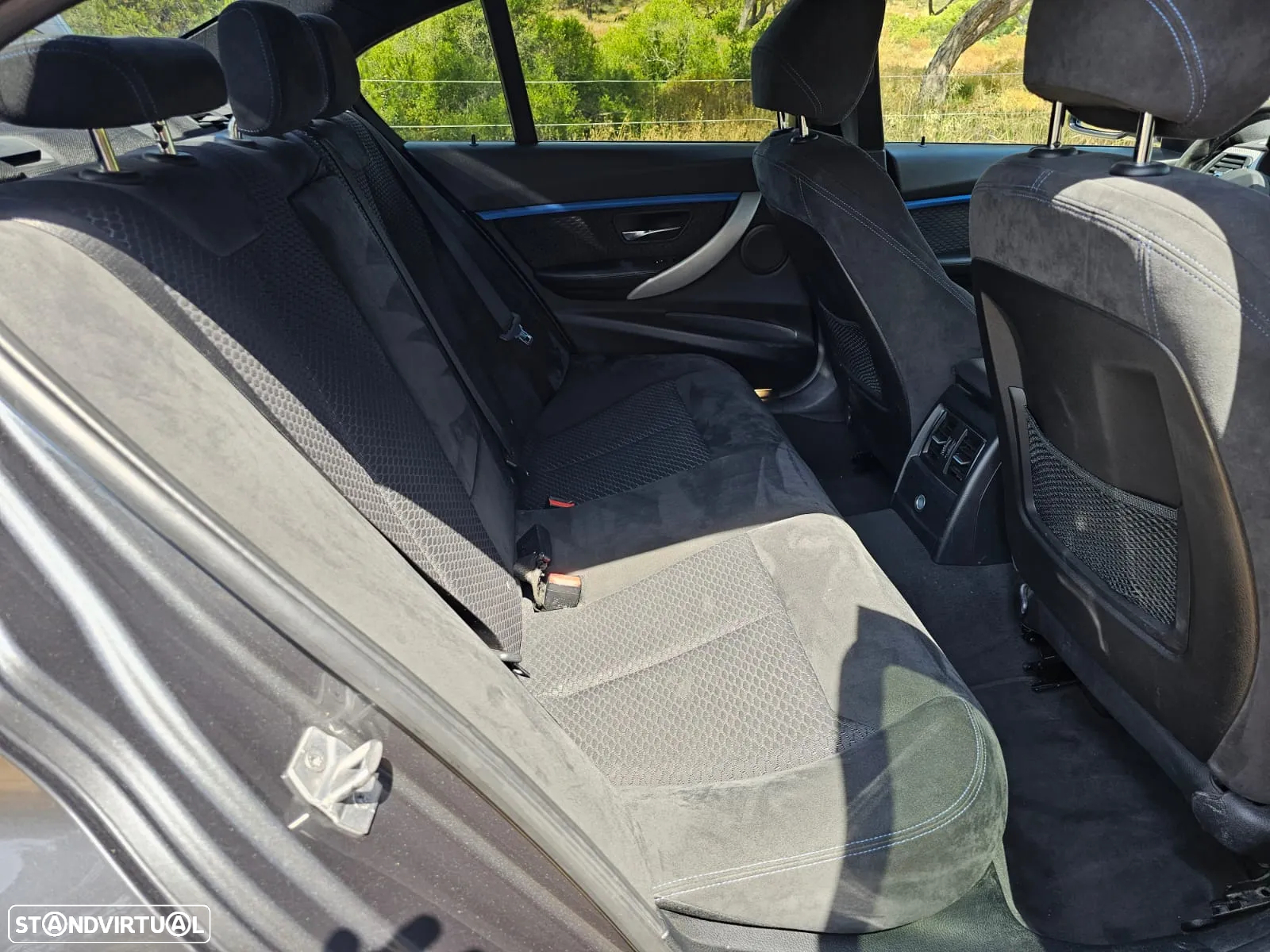 BMW 330 e iPerformance Pack M - 19