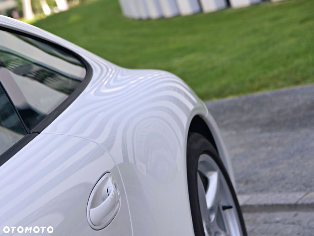 Porsche 911 Carrera 4 Tiptronic S - 10