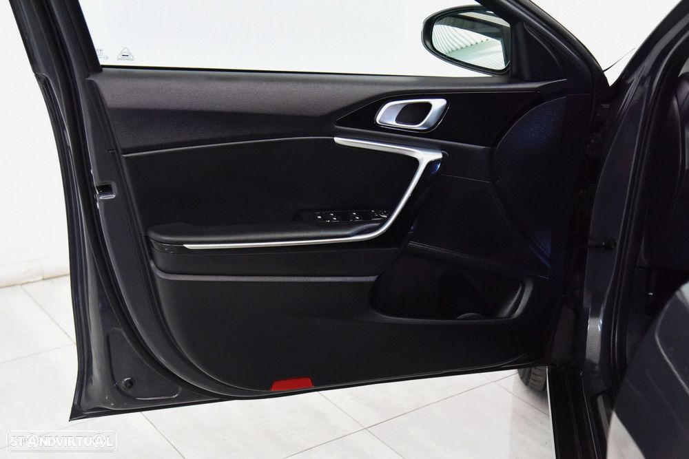 Kia XCeed - 33