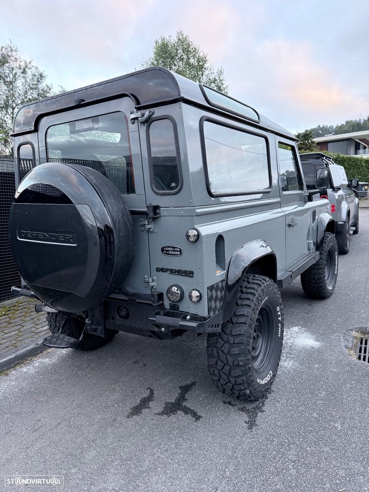 Land Rover Defender 90 2.5 TD5 Metal Top - 18