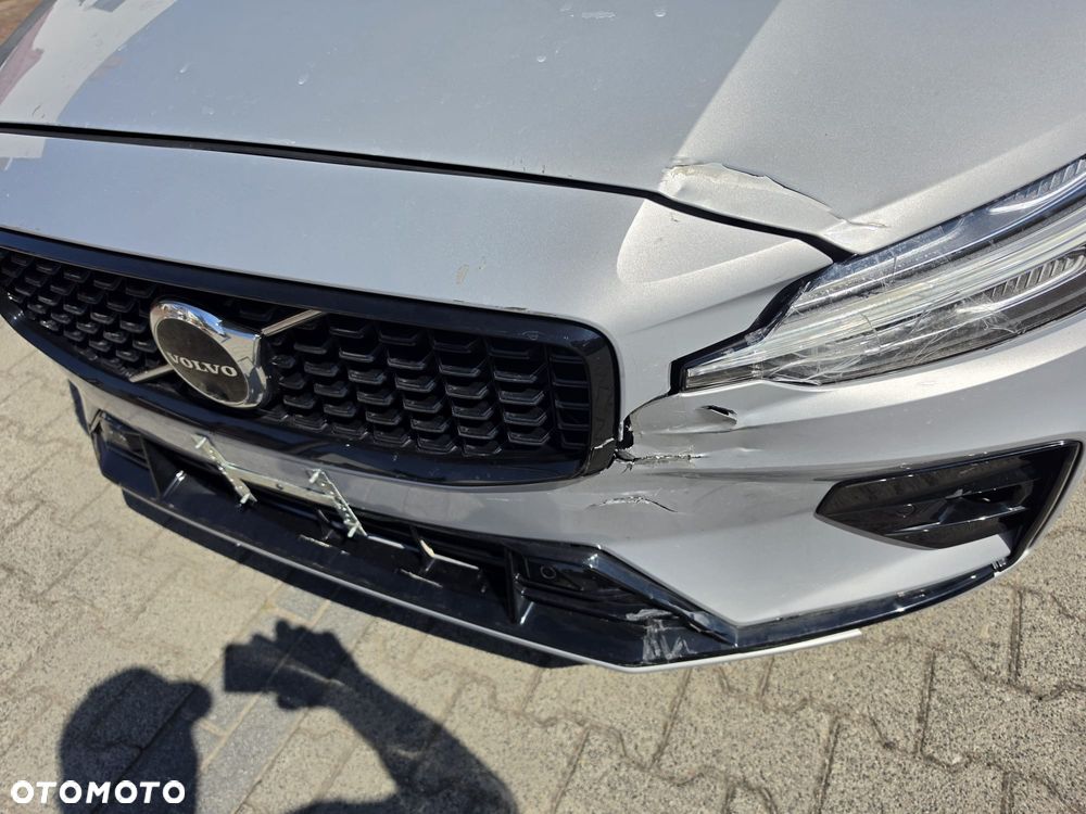 Volvo S60 T5 R-Design First Edition - 8