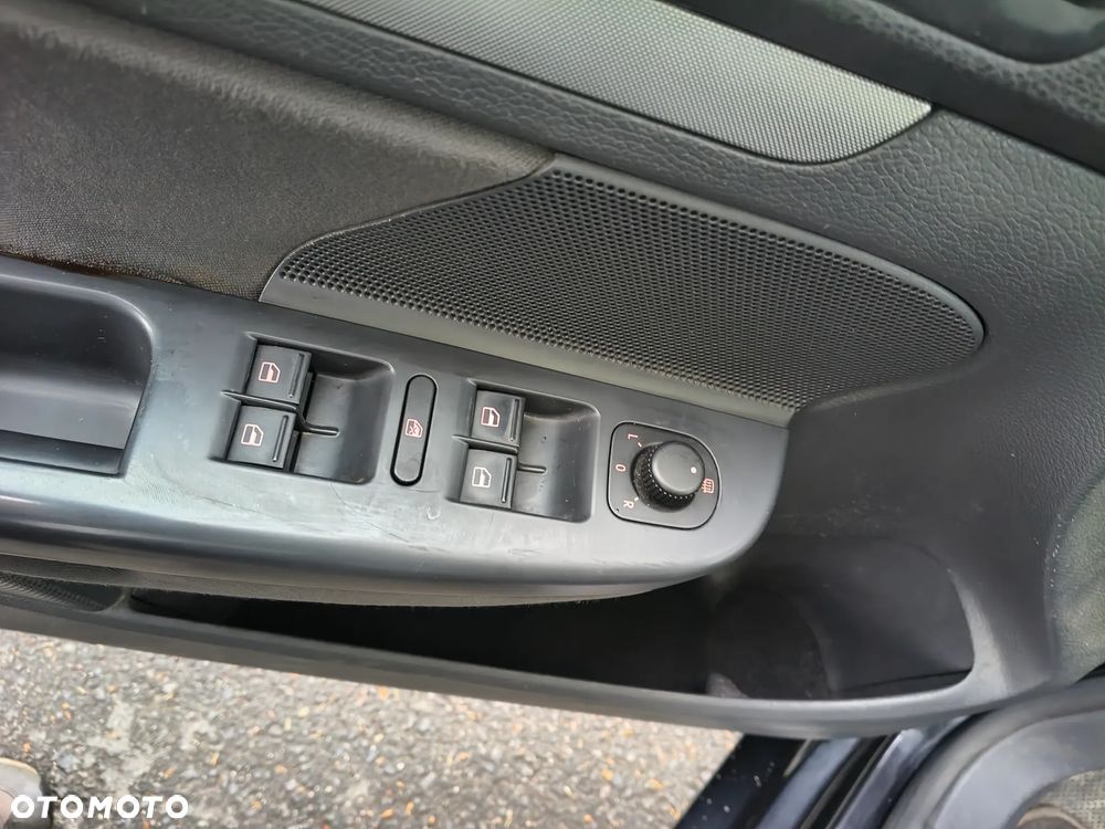 Volkswagen Golf 1.9 TDI DSG Comfortline - 11