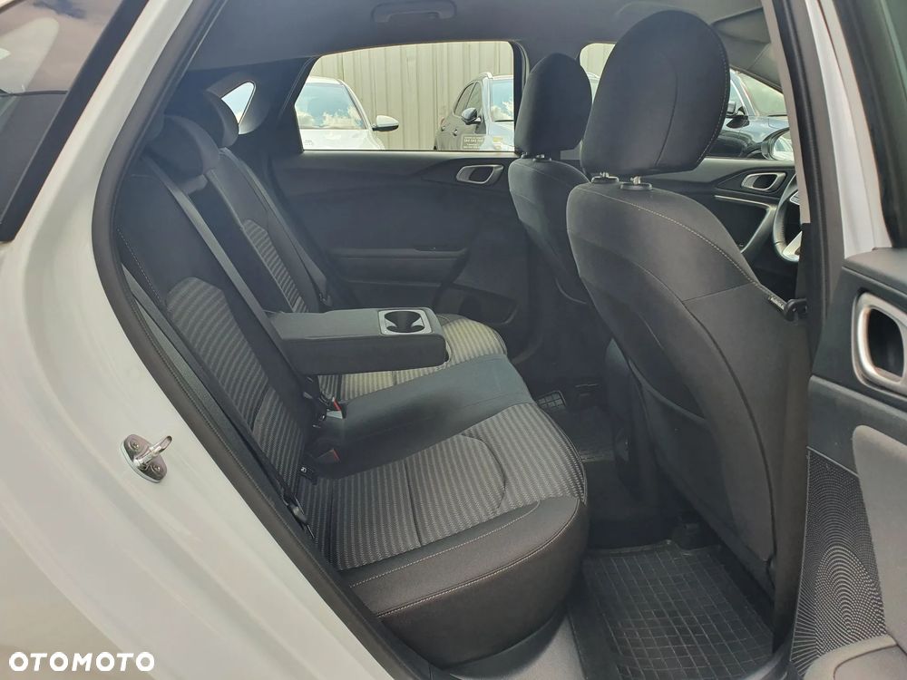 Kia Ceed 1.5 T-GDI M DCT - 24