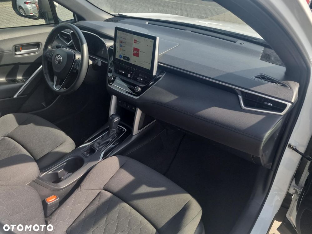 Toyota Corolla Cross - 11