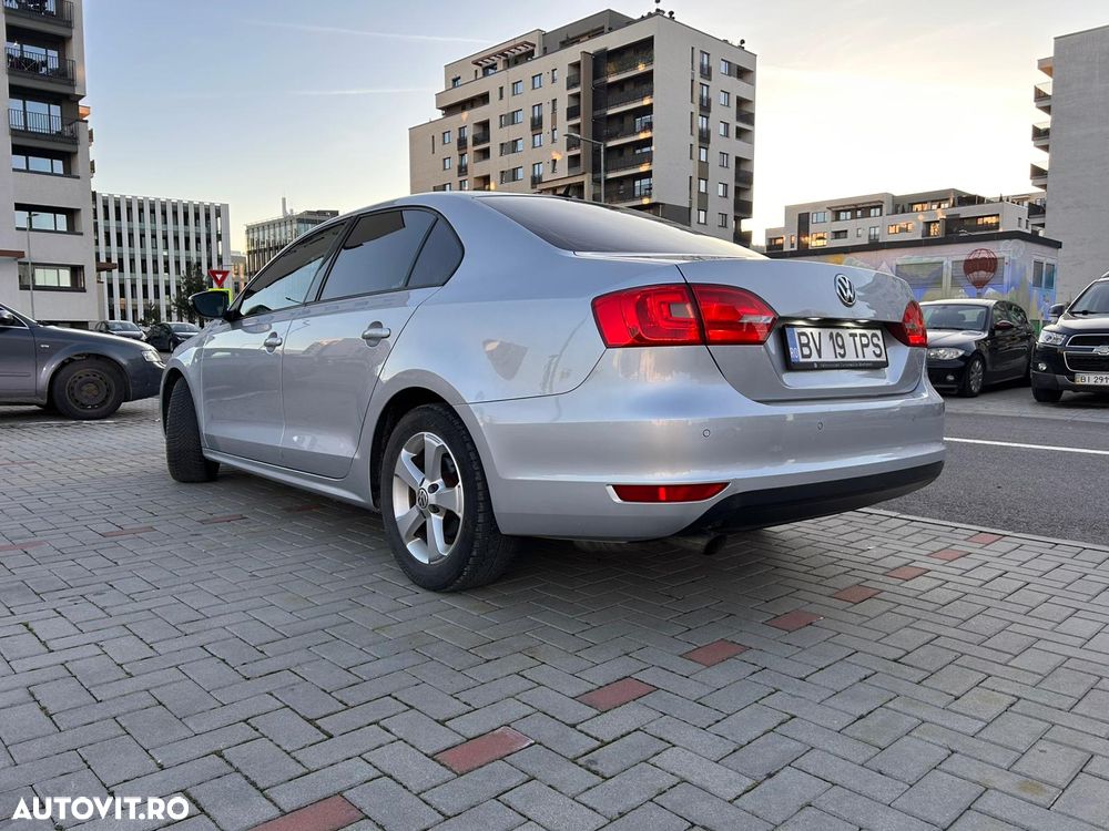 Volkswagen Jetta - 15