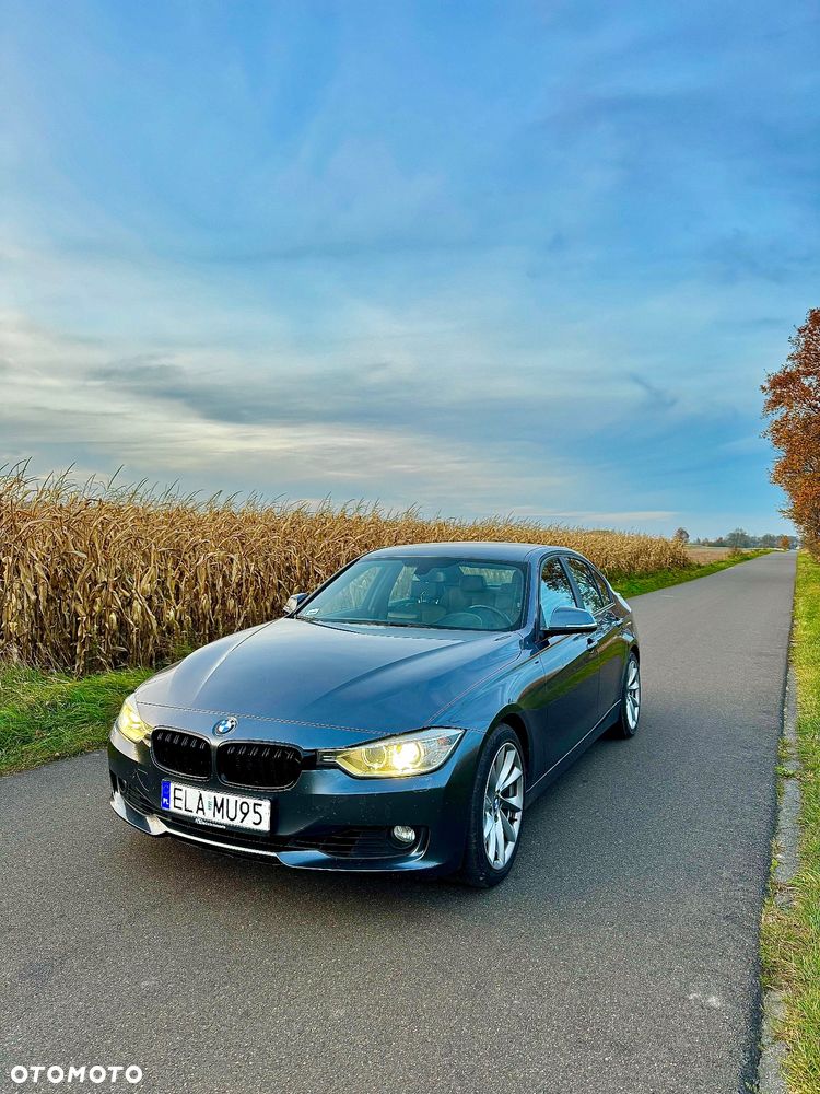 BMW Seria 3 320i - 15