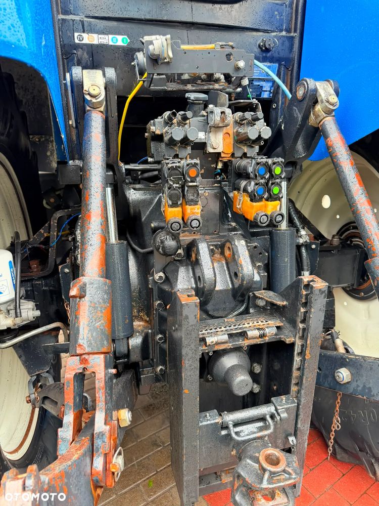 New Holland T 7050 - 13