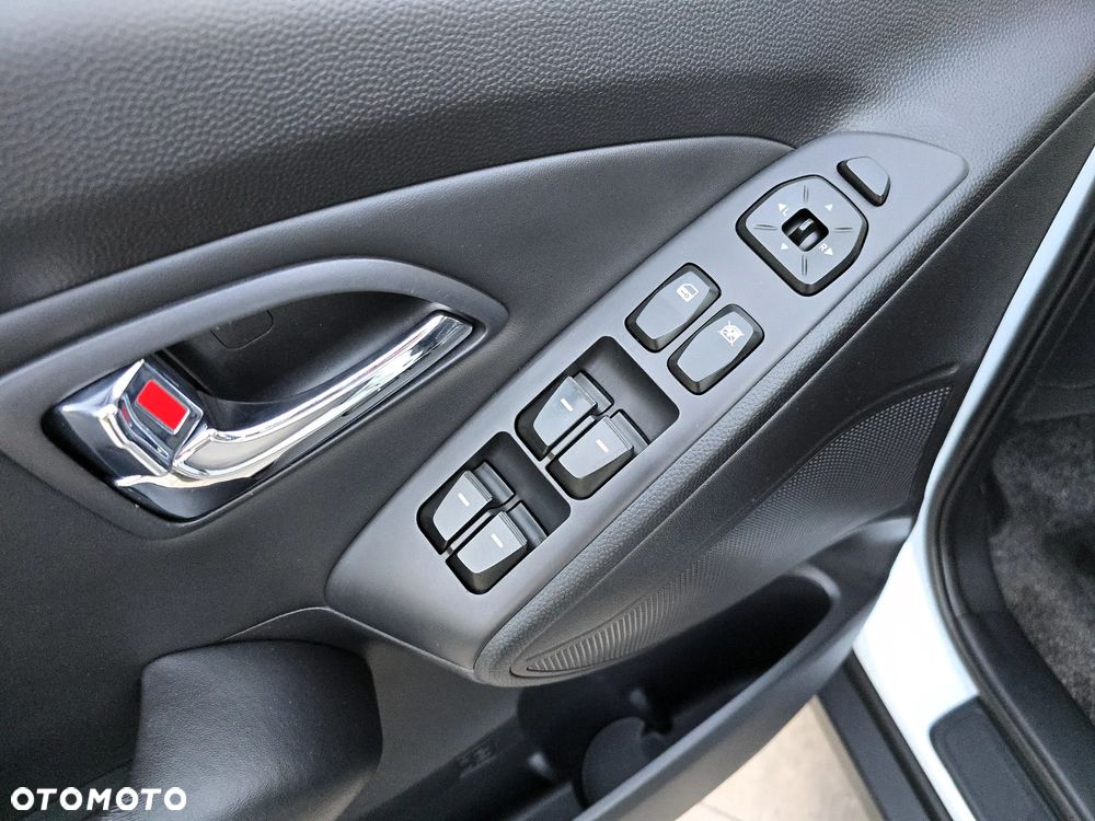 Hyundai ix35 2.0 CRDi 4WD Automatik Style - 25