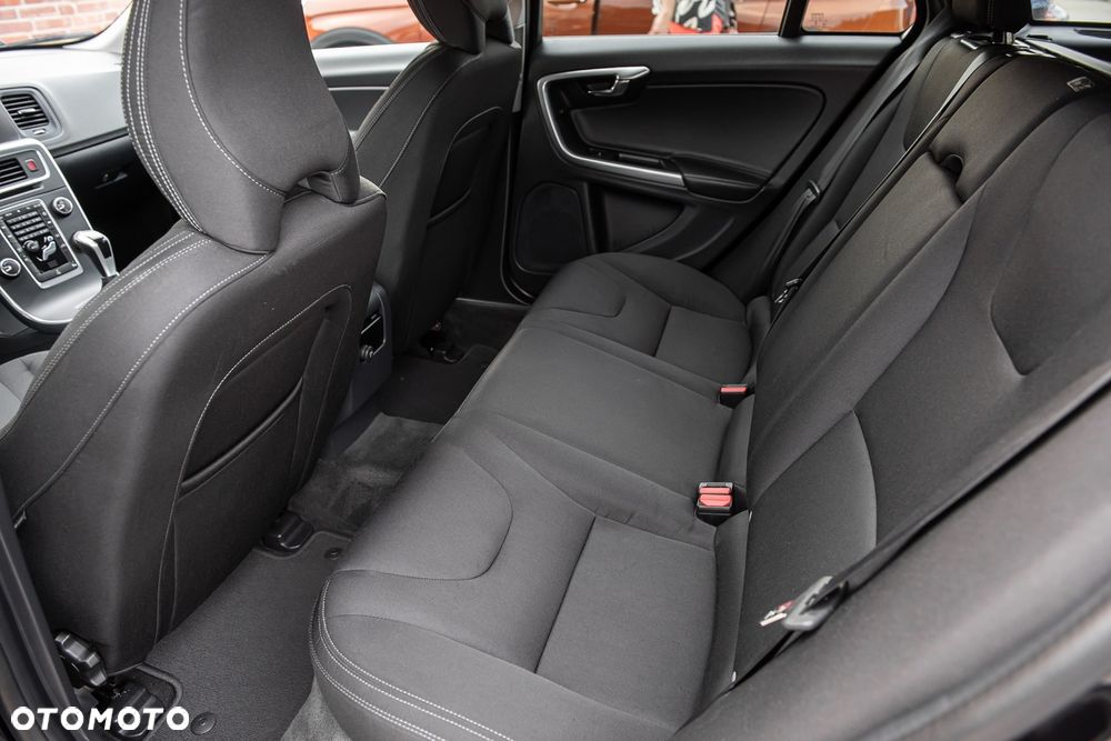 Volvo V60 D2 Kinetic - 25