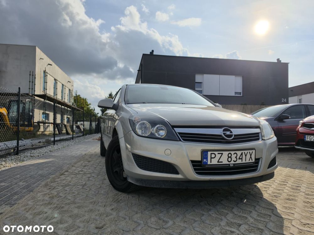 Opel Astra 1.9 CDTI 111 - 1