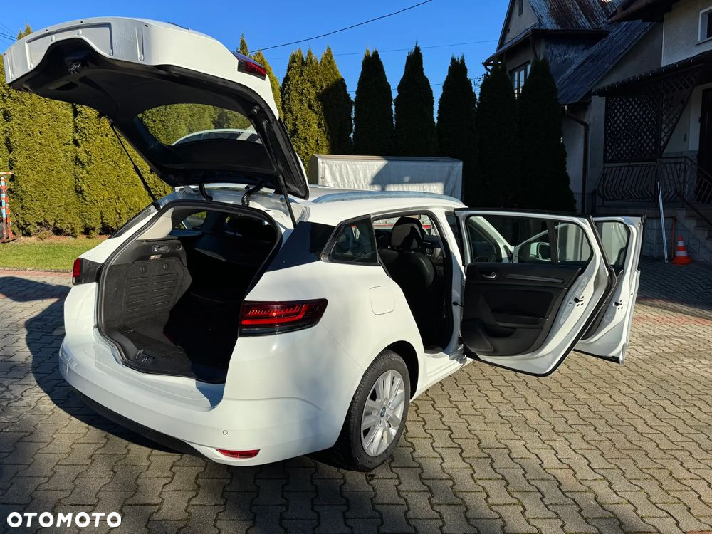 Renault Megane ver-grandtour-e--tech-plug--in-hybrid-160-e--tech-engineered - 9