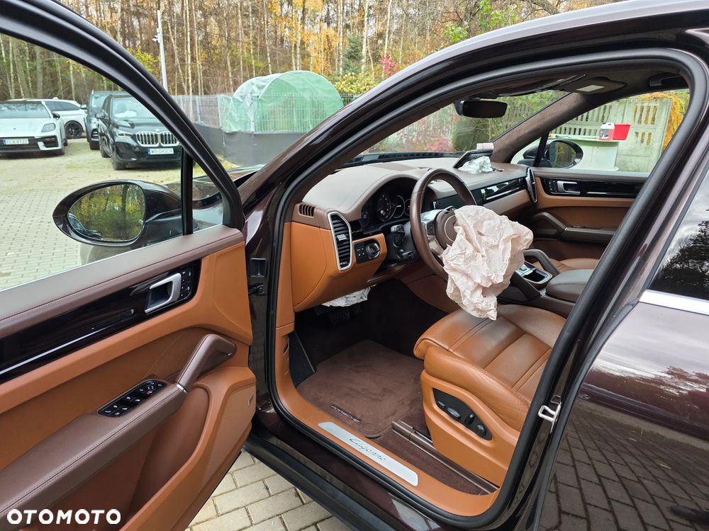 Porsche Cayenne E-Hybrid Platinum Edition - 10