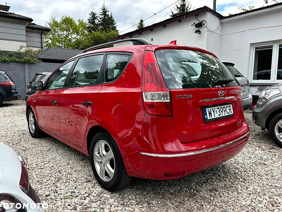 Hyundai i30 1.4 Base + - 6