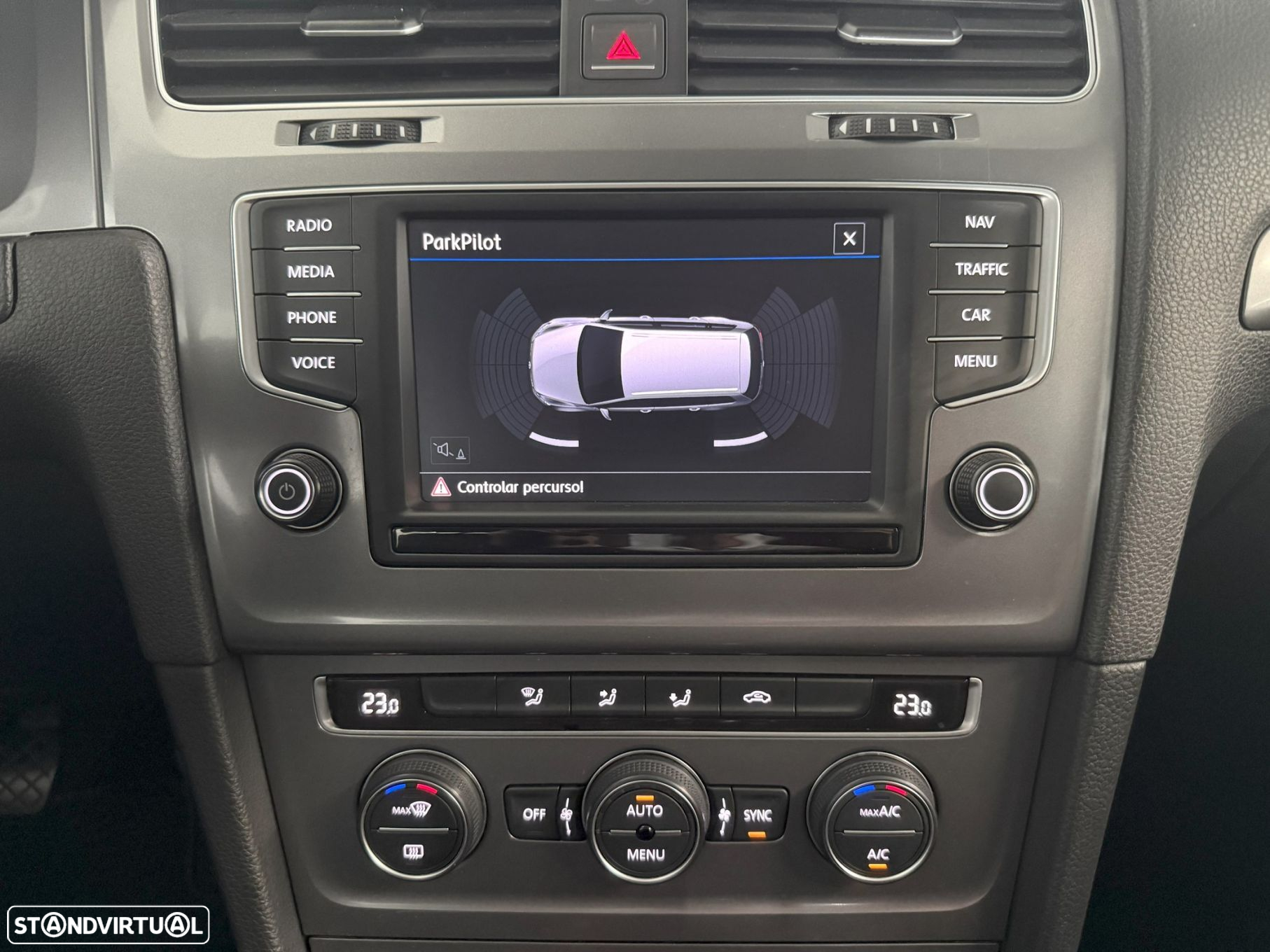VW Golf Variant 1.6 TDi Confortline - 17
