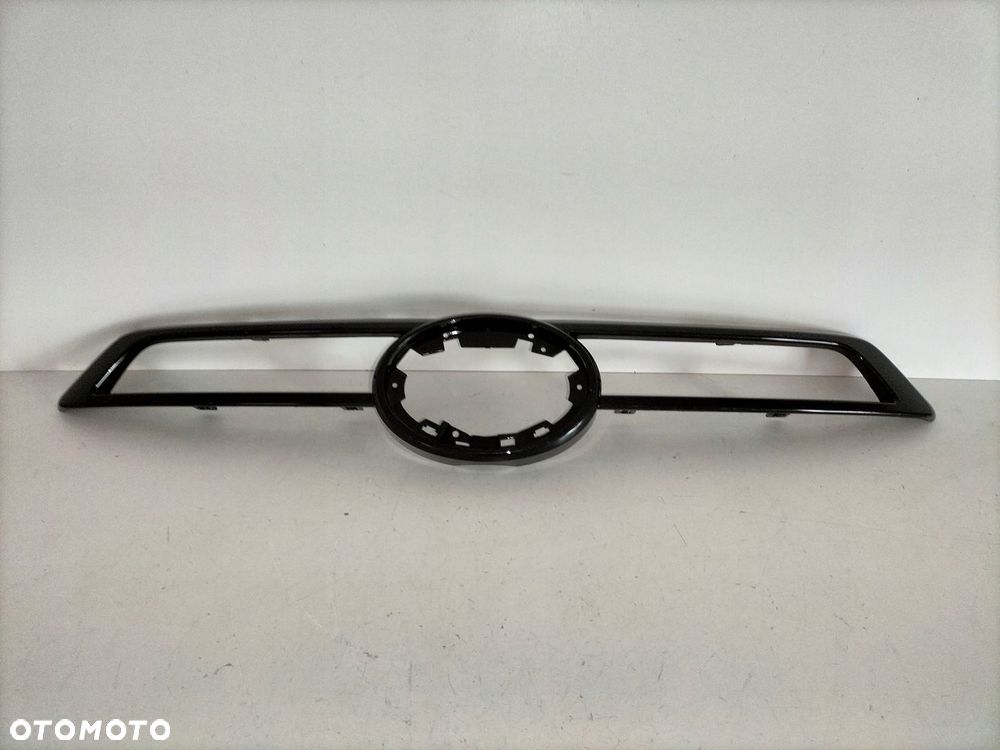 Atrapa ramka grill TOYOTA HILUX VIII 20- - 1