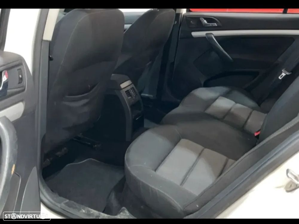 Skoda Octavia Break ver-1-4-ambiente - 7