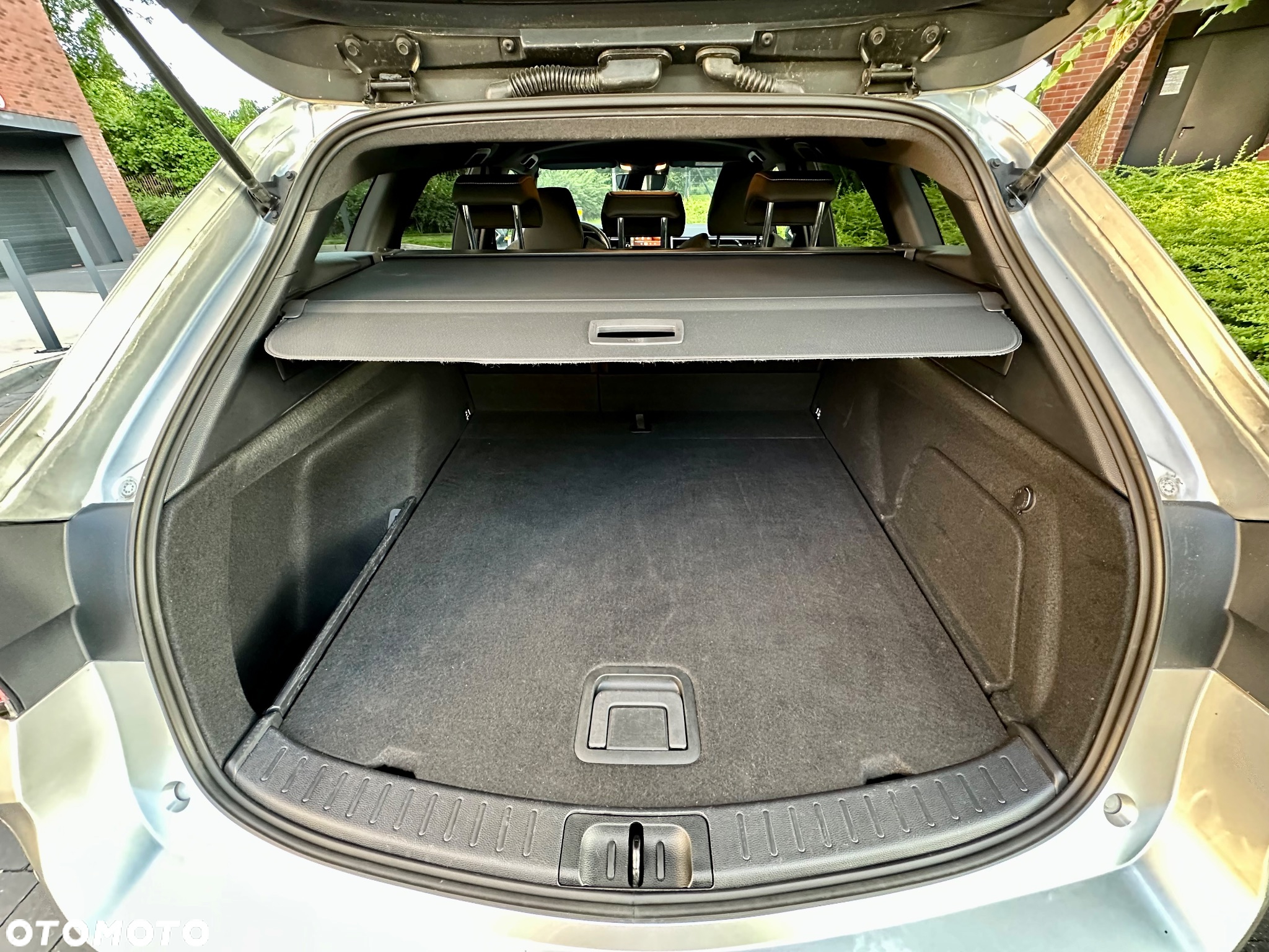 Toyota Corolla 2.0 Hybrid Style - 34