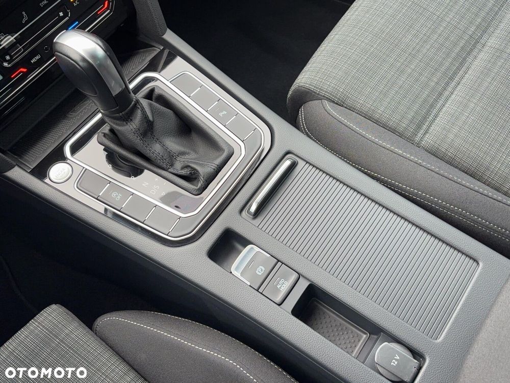 Volkswagen Passat Variant 2.0 TDI EVO Business DSG - 28