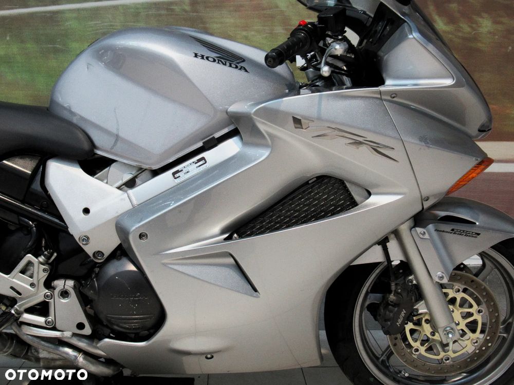 Honda VFR - 15