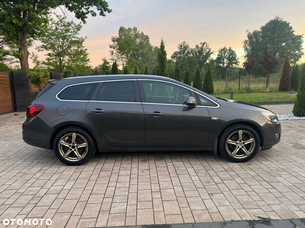 Opel Astra 2.0 CDTI Cosmo - 9