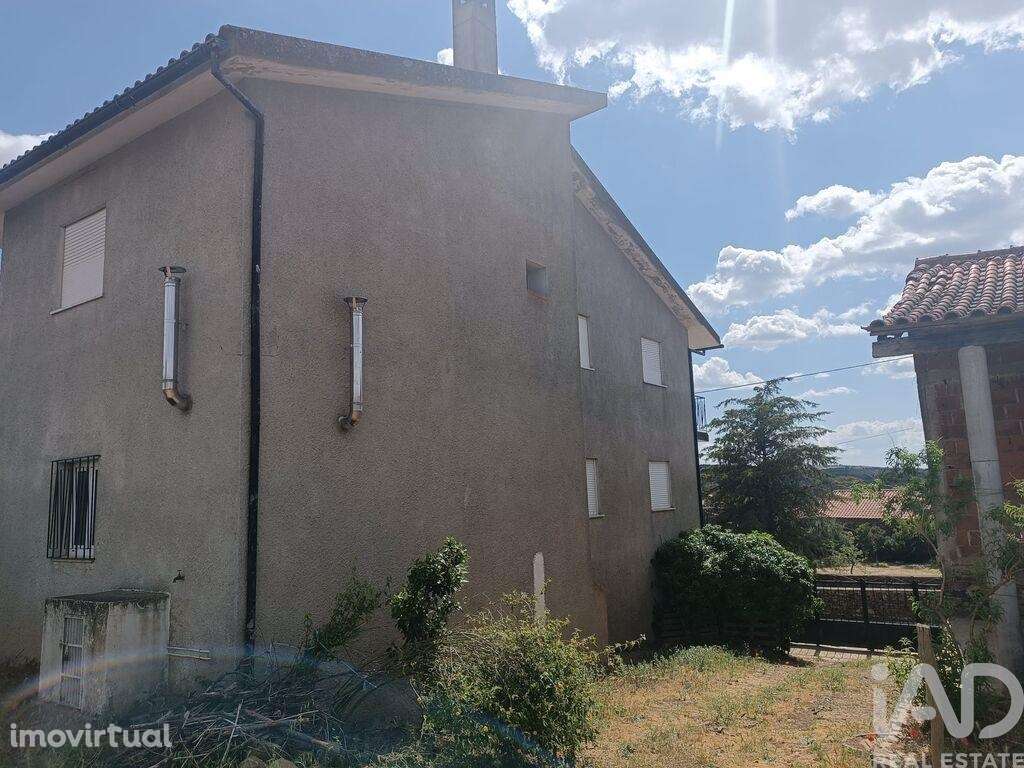 Moradia isolada T6 em Remondes e Soutelo de 301,42 m2 - Grande imagem: 4/24