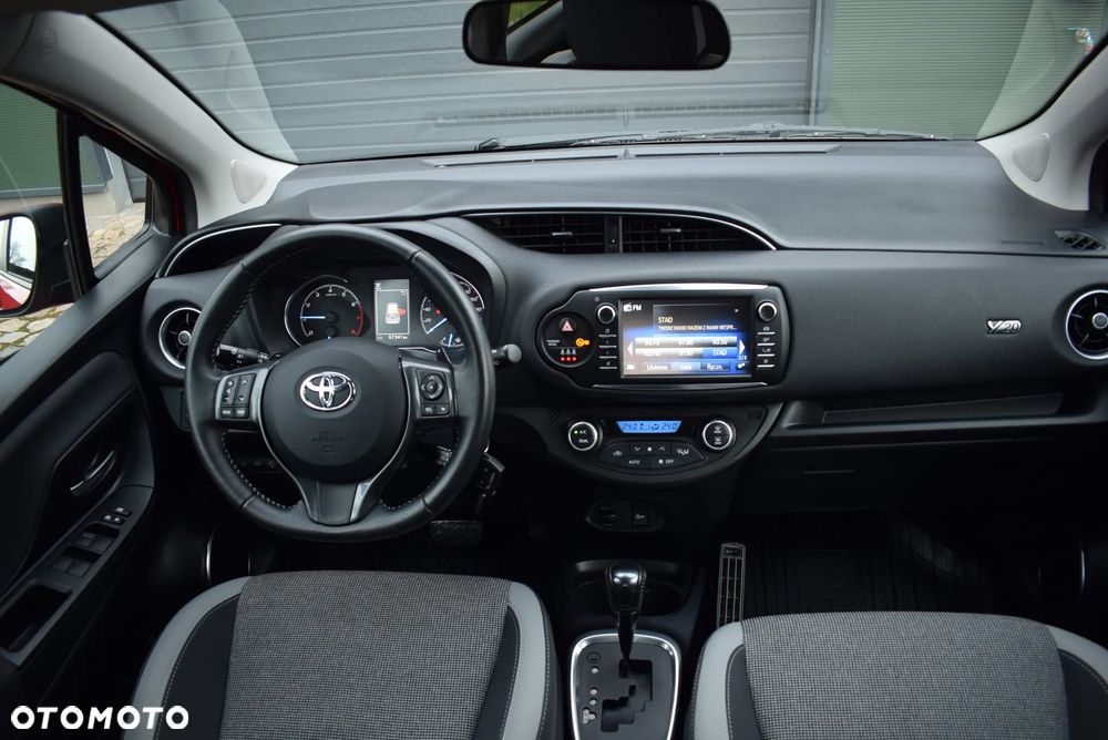 Toyota Yaris 1.5 20th Anniversary CVT - 32