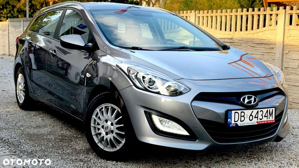 Hyundai i30 blue 1.6 CRDi Style - 10