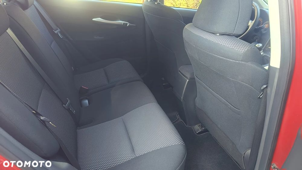Toyota Auris 1.6 Premium + - 18