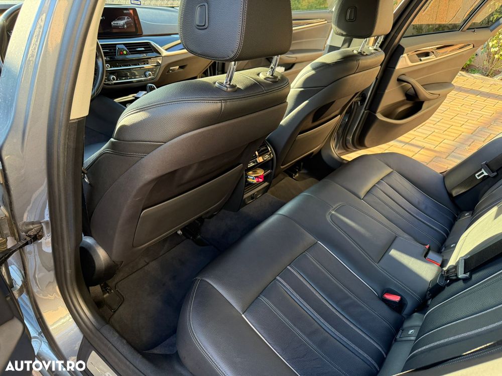 BMW Seria 5 520d Aut. Sport Line - 23