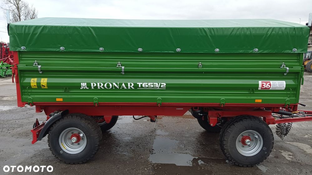 Pronar Przyczepa dwuosiowa Pronar PT-610 -10-ton, Przyczepa Pronar PT-653/2 - 6-ton z mechanizmem trójstronnego wywrotu 6-ton, nadstawy, plandeka - 16