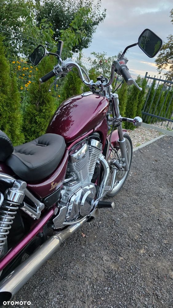 Suzuki Intruder - 8