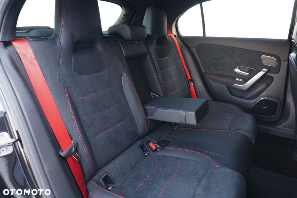 Mercedes-Benz Klasa A 45 S AMG 4-Matic 8G-DCT - 12