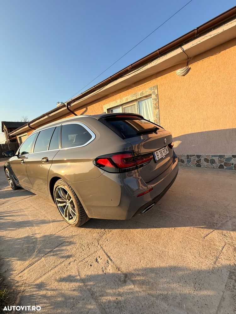 BMW Seria 5 520i Aut. Luxury Line - 8