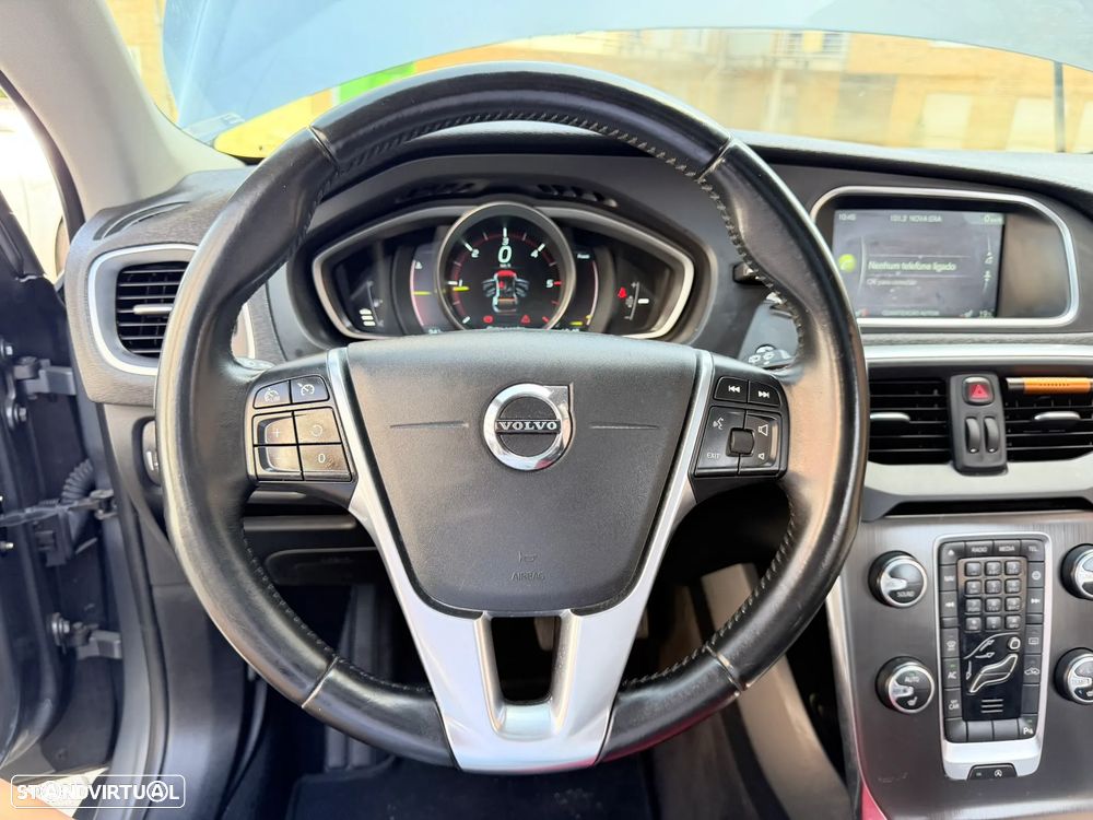 Volvo V40 D2 Momentum - 24