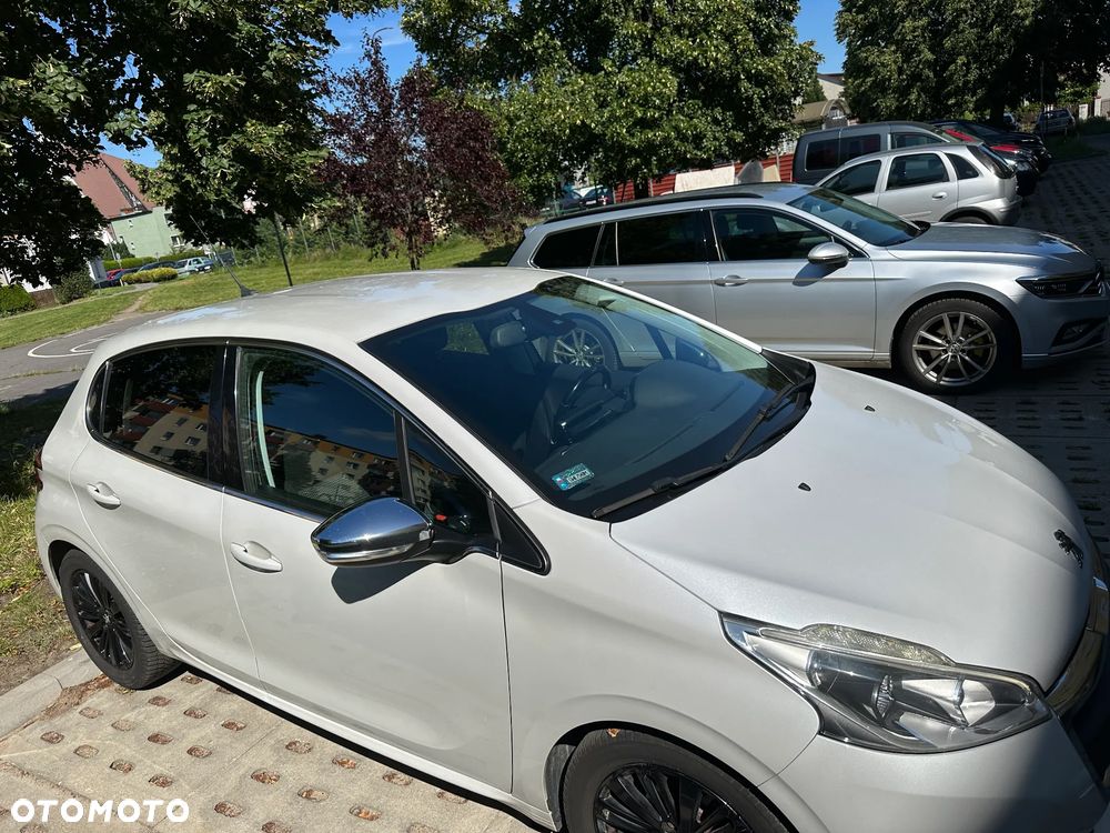 Peugeot 208 1.2 PureTech Allure S&S EAT6 - 9