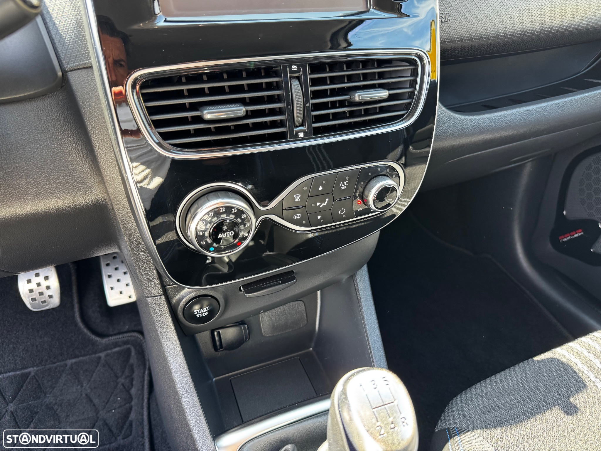 Renault Clio Sport Tourer 0.9 TCe GT Line - 24