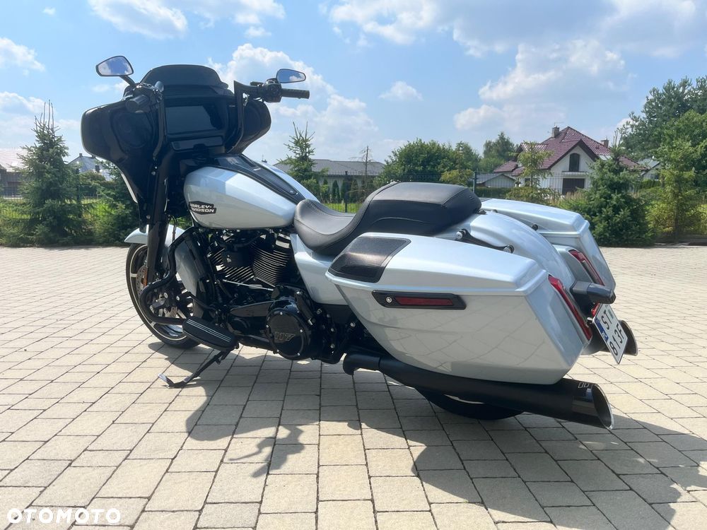 Harley-Davidson Touring Street Glide - 2