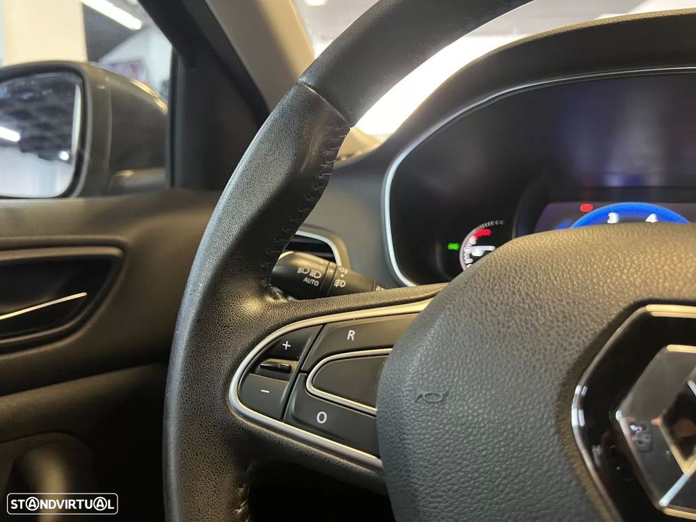 Renault Mégane ENERGY TCe 130 INTENS - 33