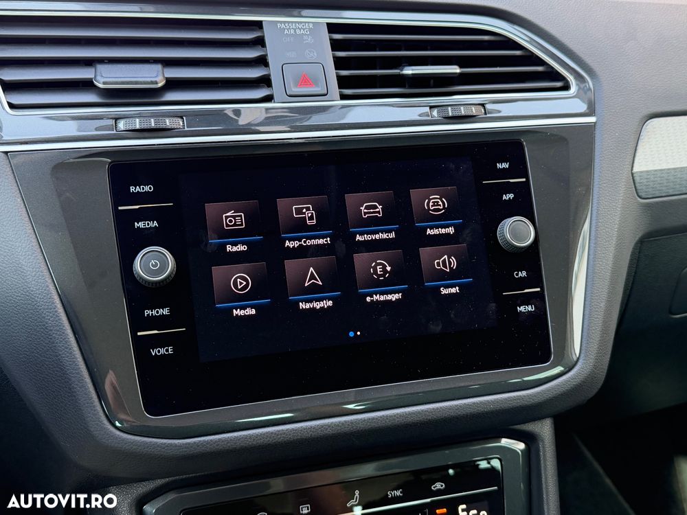 Volkswagen Tiguan - 19