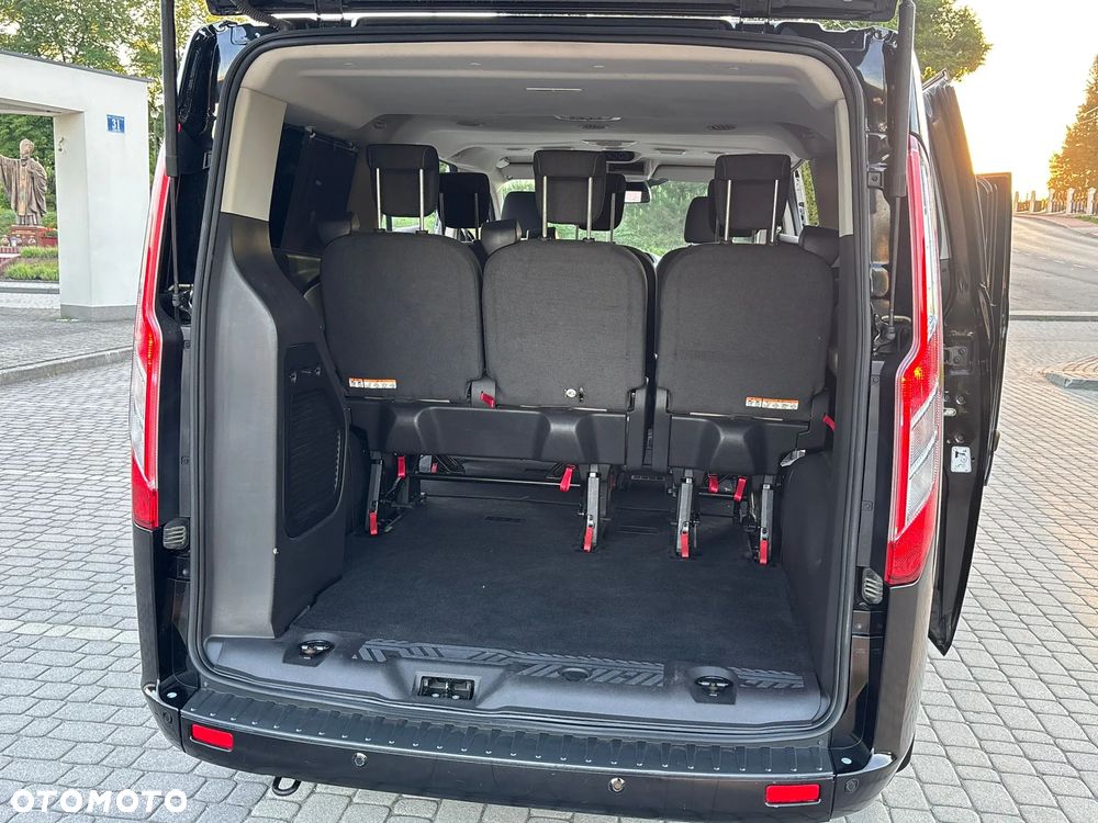 Ford Tourneo Custom 2.0 EcoBlue L2 Titanium - 23