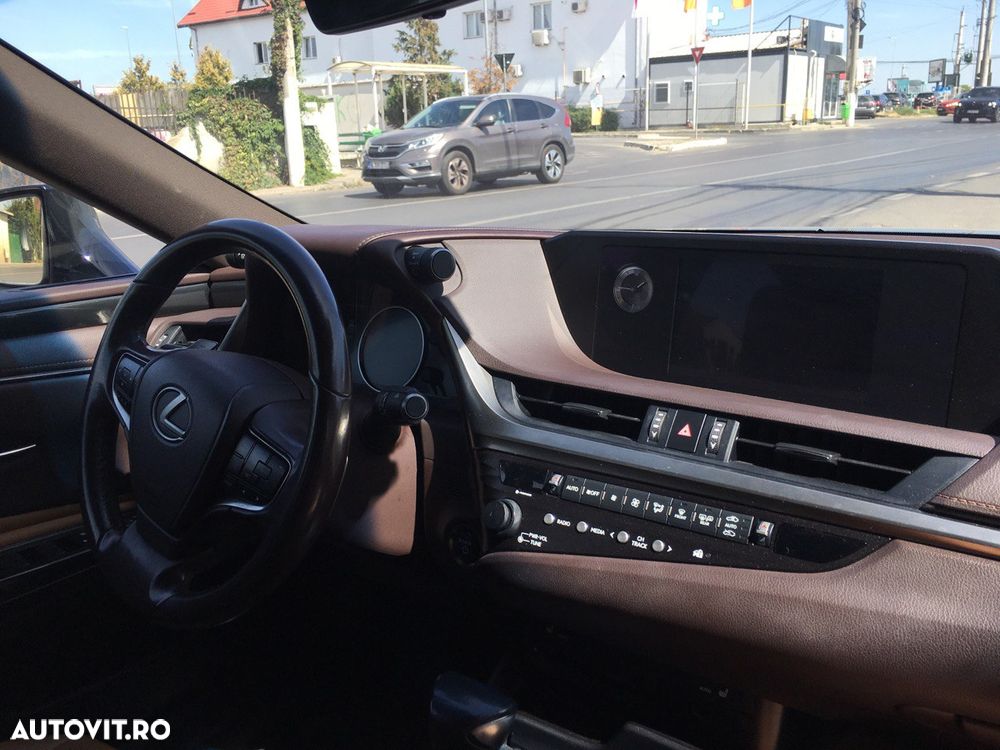 Lexus Seria ES 300h Executive Line - 8