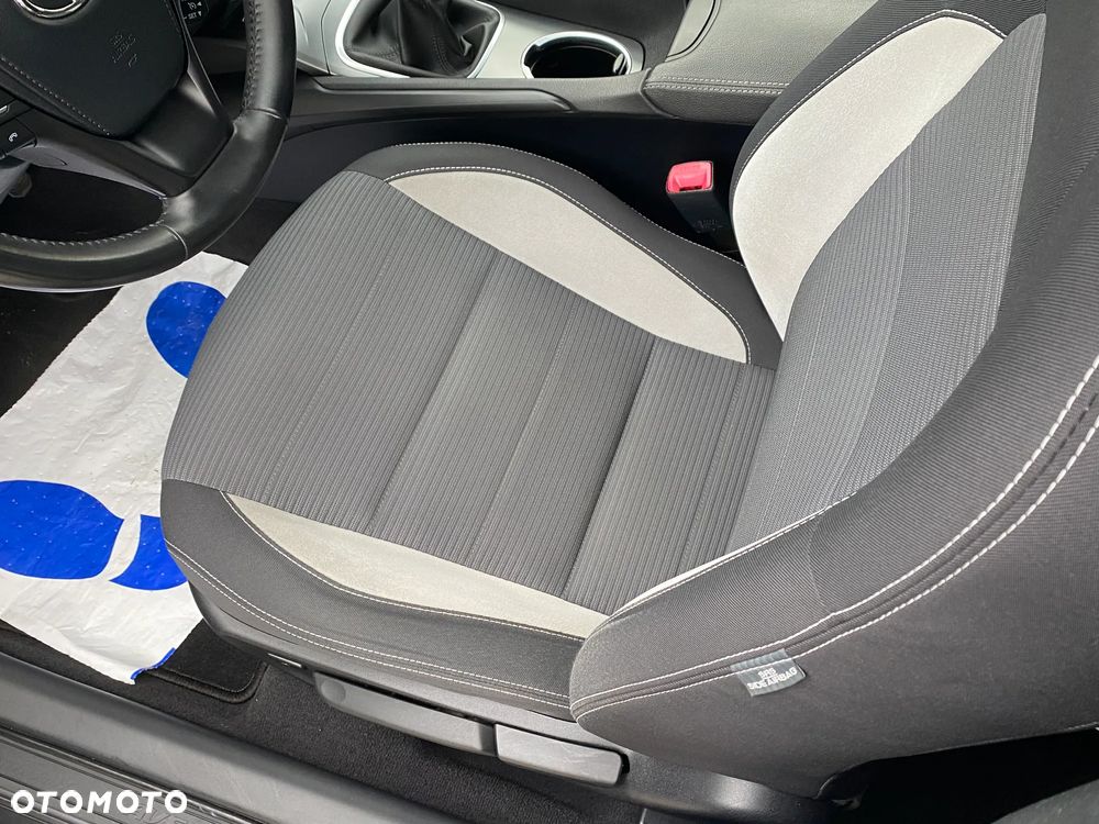 Toyota Avensis 2.0 D-4D Prestige - 21