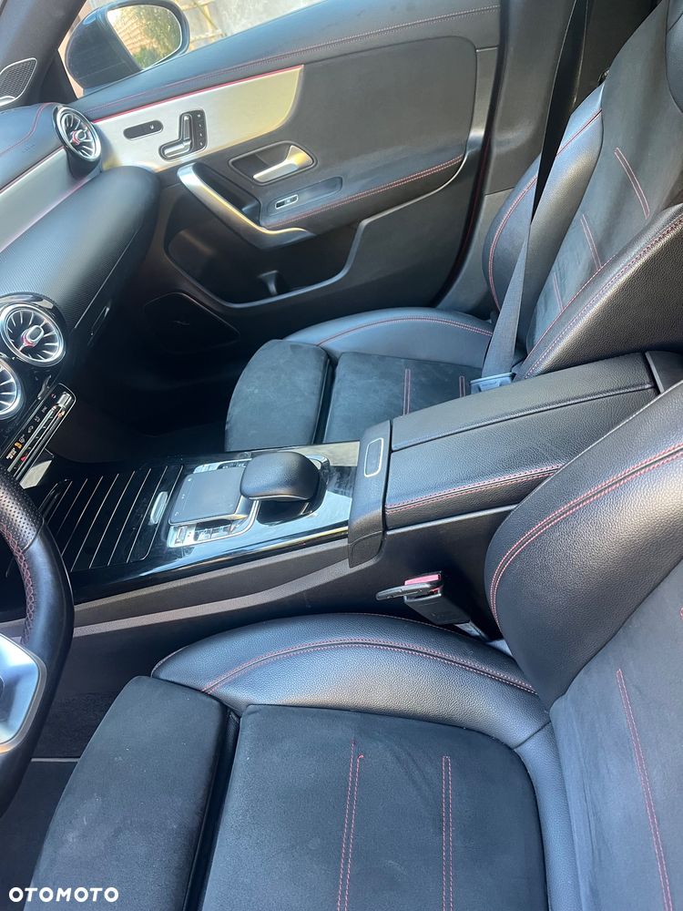 Mercedes-Benz CLA 250 4-Matic AMG Line 7G-DCT - 22