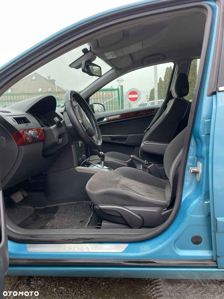 Opel Astra 1.6 Sport Easytronic - 11