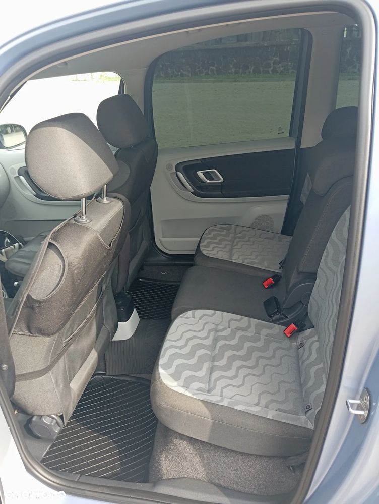 Skoda Roomster 1.6 16V Scout PLUS EDITION - 19