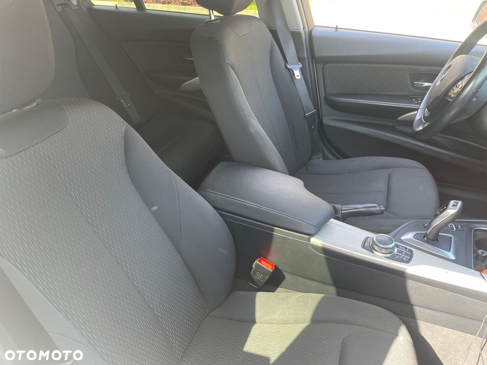 BMW Seria 3 320d Edition Luxury Line Purity - 22