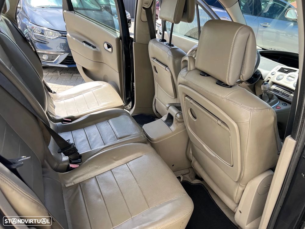 Renault Scénic 1.5 dCi Confort - 21