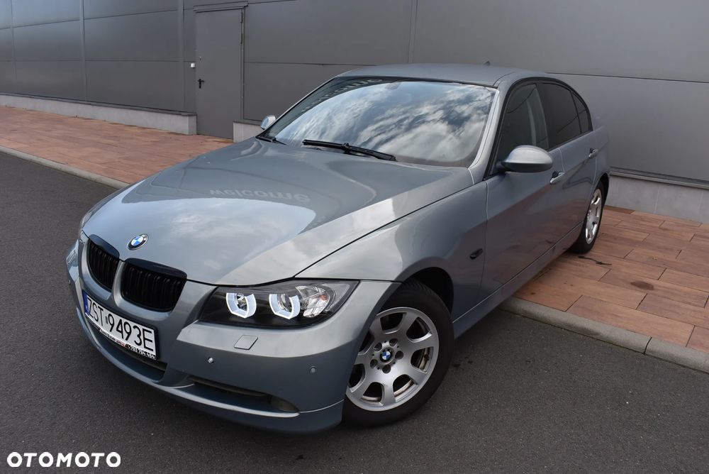 BMW Seria 3 320i - 23