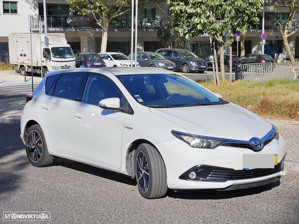 Toyota Auris 1.8 HSD Comfort +P.Techno+P.Sport - 1